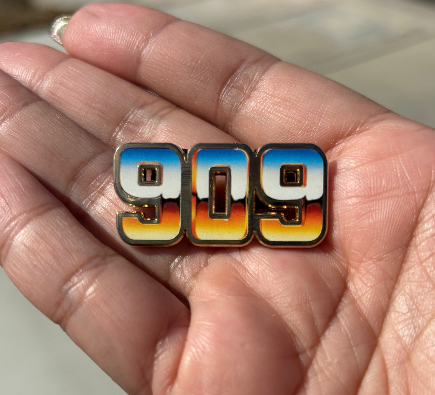 909 Enamel Pin