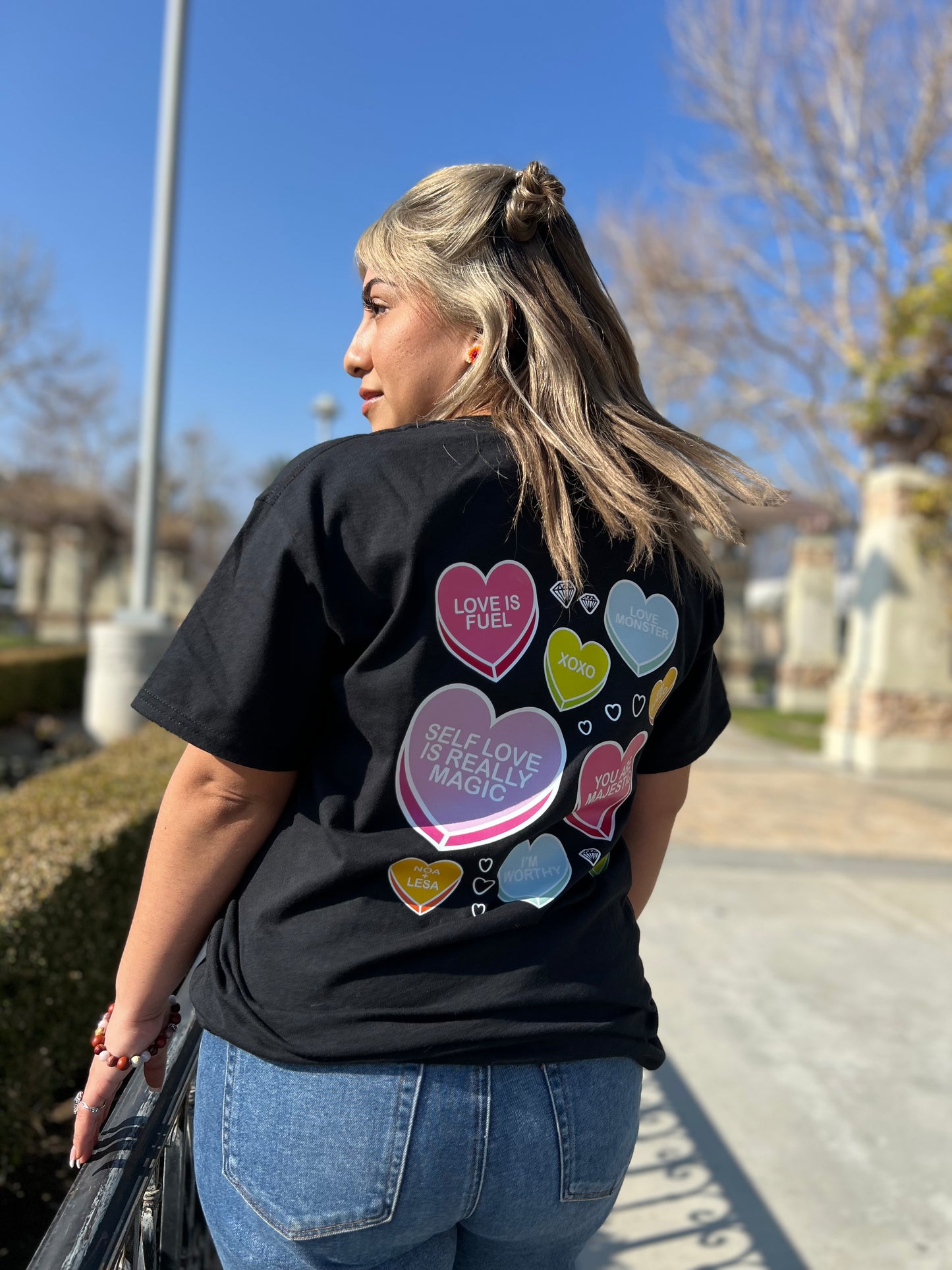 Love Looks Good Tee - Valentine Edition